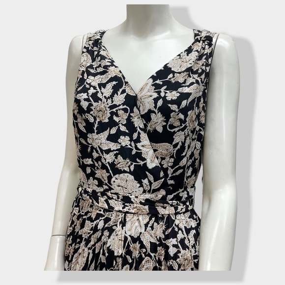 CHELSEA28 Floral Surplice Sleeveless Dress‎ - Picture 8 of 8